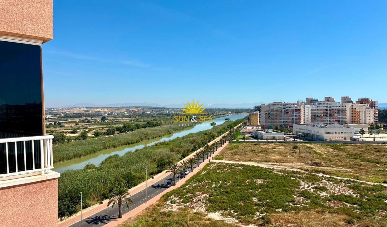 2 slaapkamer Appartement te koop in Guardamar del Segura - € 189.900 (Ref: 9915009)