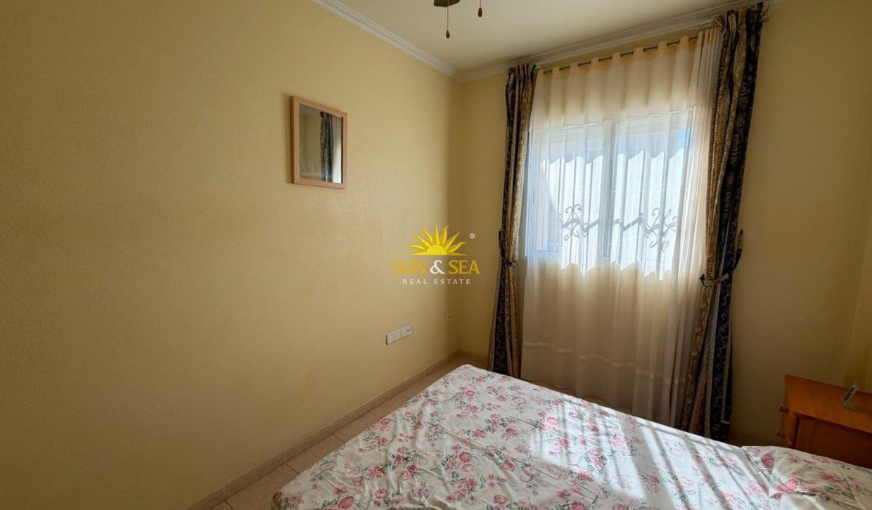 2 slaapkamer Bungalow te koop in Torrevieja met zwembad - € 157.500 (Ref: 9915020)