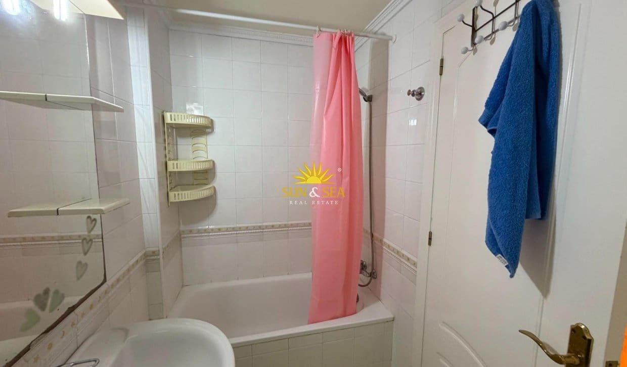 2 slaapkamer Bungalow te koop in Torrevieja met zwembad - € 157.500 (Ref: 9915020)