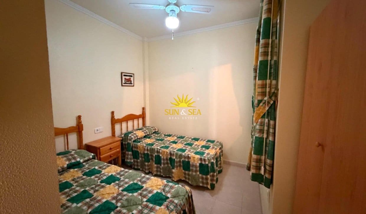 2 slaapkamer Bungalow te koop in Torrevieja met zwembad - € 157.500 (Ref: 9915020)