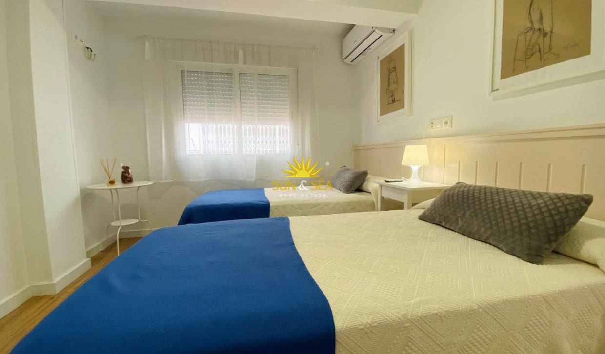 2 Zimmer Apartment zu vermieten in Torrevieja - 900 € (Ref: 9918626)