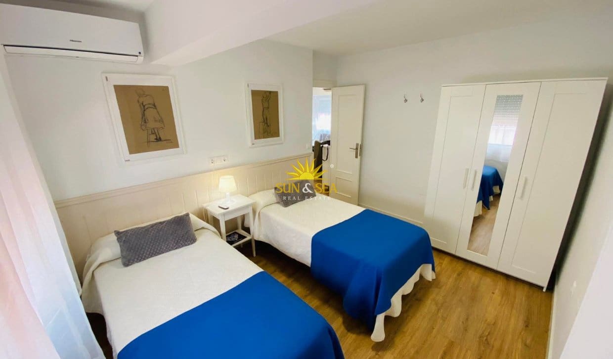 2 Zimmer Apartment zu vermieten in Torrevieja - 900 € (Ref: 9918626)