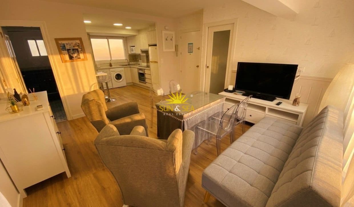 2 Zimmer Apartment zu vermieten in Torrevieja - 900 € (Ref: 9918626)