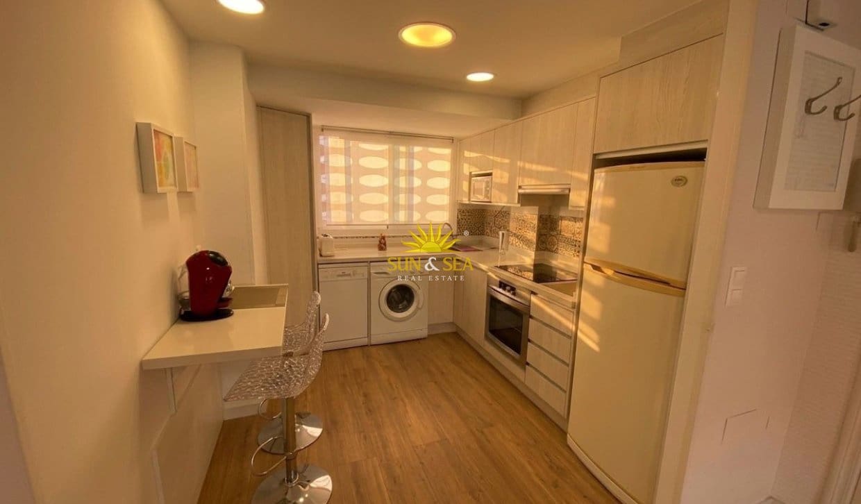 2 Zimmer Apartment zu vermieten in Torrevieja - 900 € (Ref: 9918626)