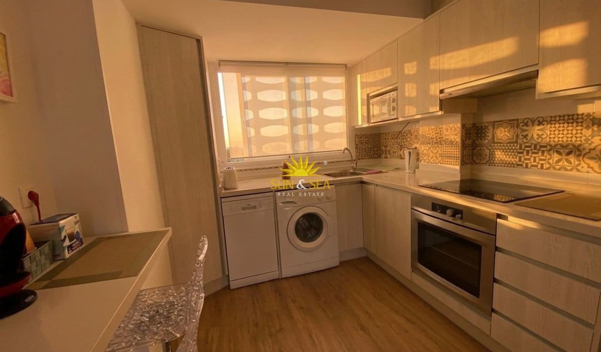 2 Zimmer Apartment zu vermieten in Torrevieja - 900 € (Ref: 9918626)