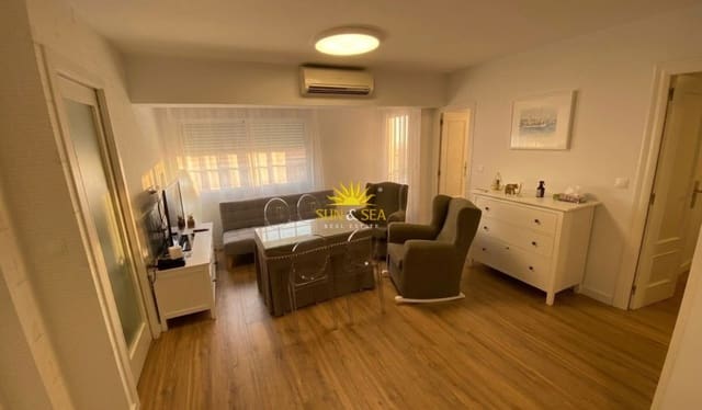 2 Zimmer Apartment zu vermieten in Las Piscinas Naturales, Torrevieja - 900 € (Ref: 9918626)
