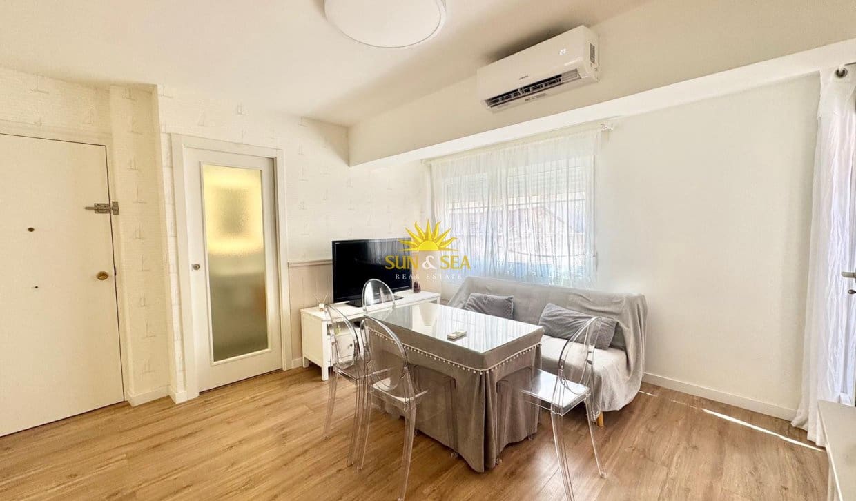 2 quarto Apartamento para arrendar em Torrevieja - 900 € (Ref: 9918626)