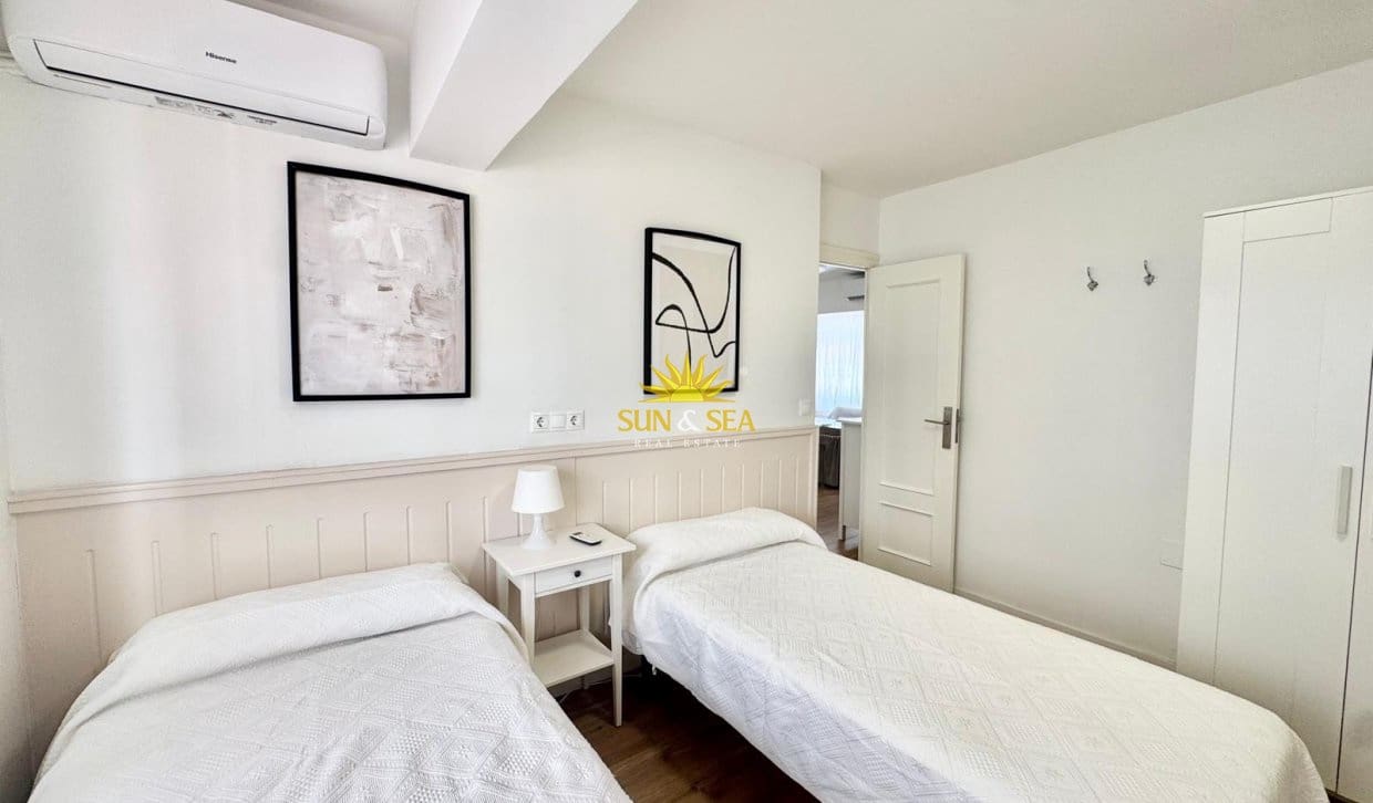 2 quarto Apartamento para arrendar em Torrevieja - 900 € (Ref: 9918626)