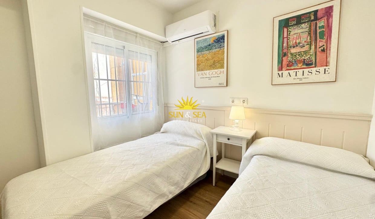 2 quarto Apartamento para arrendar em Torrevieja - 900 € (Ref: 9918626)