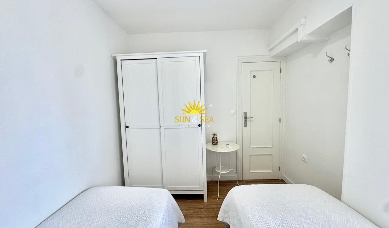 2 quarto Apartamento para arrendar em Torrevieja - 900 € (Ref: 9918626)