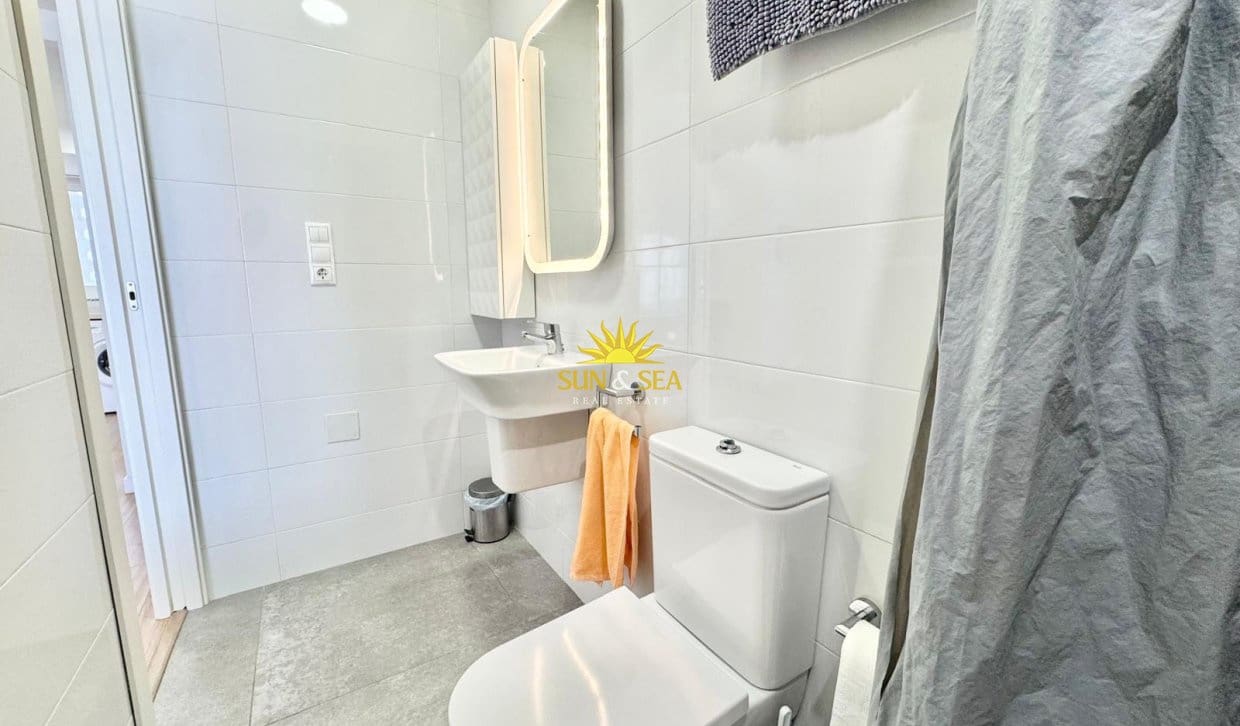 2 quarto Apartamento para arrendar em Torrevieja - 900 € (Ref: 9918626)