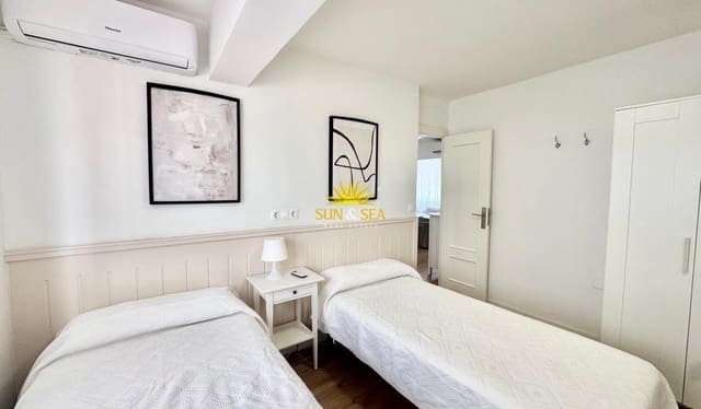 2 quarto Apartamento para arrendar em Las Piscinas Naturales, Torrevieja - 900 € (Ref: 9918626)