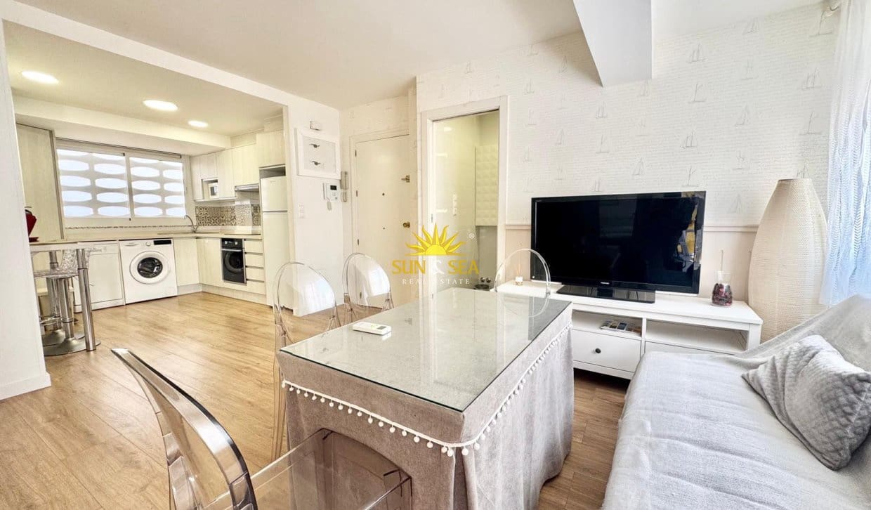 2 quarto Apartamento para arrendar em Torrevieja - 900 € (Ref: 9918626)