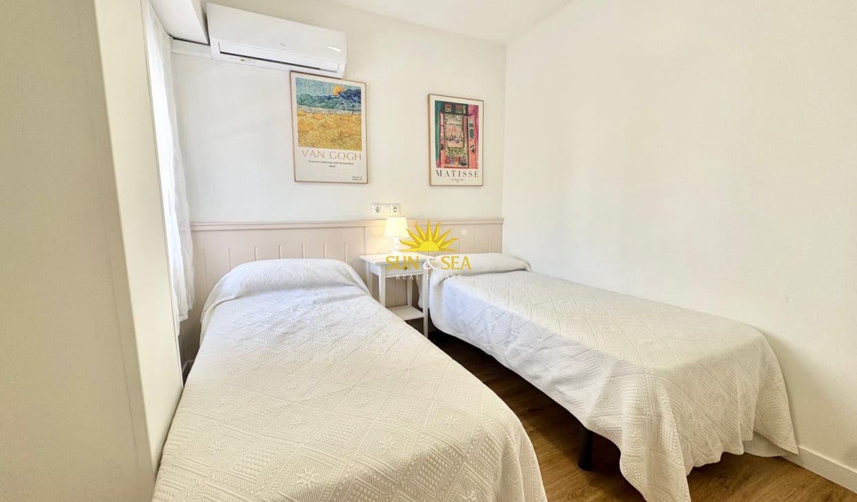 2 quarto Apartamento para arrendar em Torrevieja - 900 € (Ref: 9918626)
