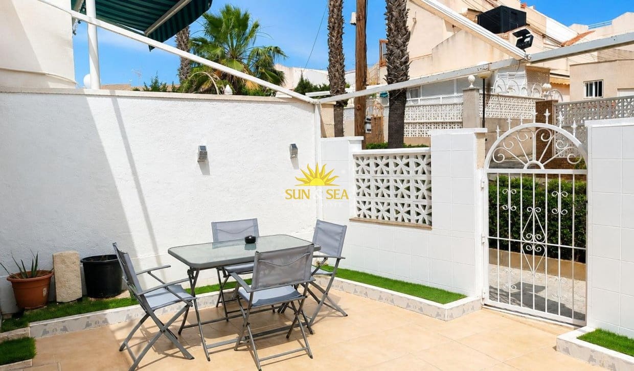 3 quarto Apartamento para venda em Torrevieja - 134 900 € (Ref: 9919006)