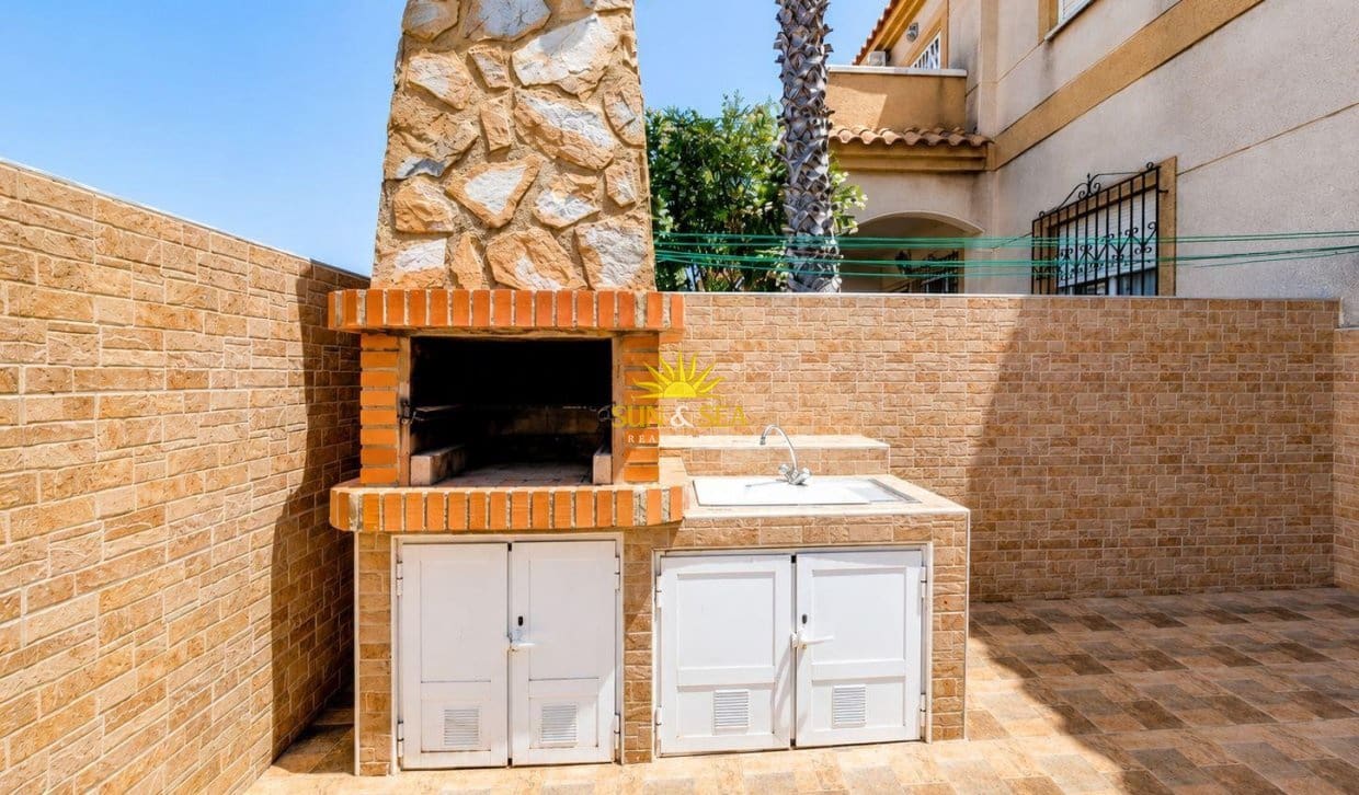 2 soveværelse Bungalow til salg i Aguas Nuevas med swimmingpool - € 179.000 (Ref: 9919008)