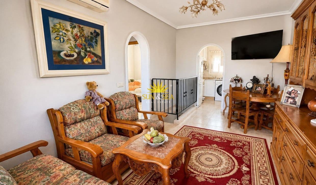 2 soveværelse Bungalow til salg i Aguas Nuevas med swimmingpool - € 179.000 (Ref: 9919008)