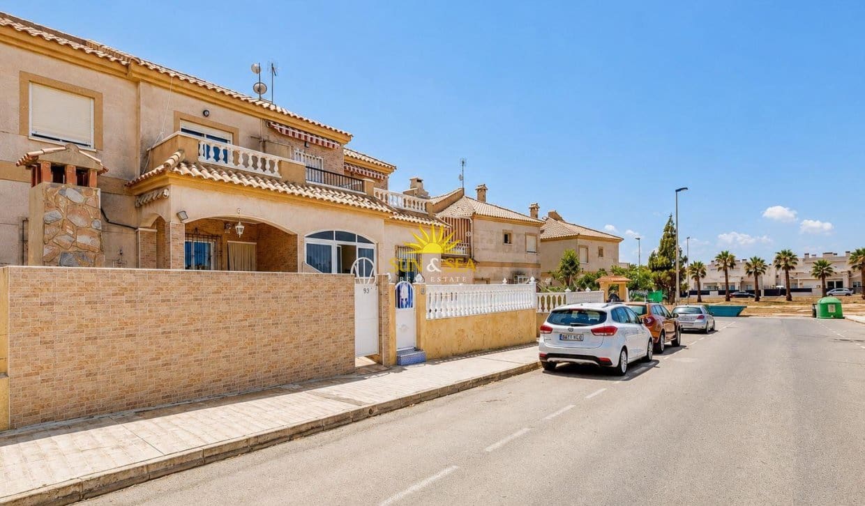2 soveværelse Bungalow til salg i Aguas Nuevas med swimmingpool - € 179.000 (Ref: 9919008)