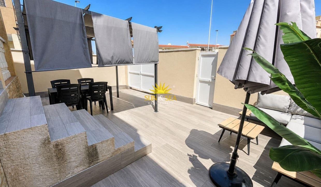 2 soverom Bungalow til salgs i Aguas Nuevas med svømmebasseng garasje - € 169 900 (Ref: 9919009)