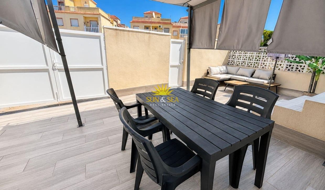 2 soverom Bungalow til salgs i Aguas Nuevas med svømmebasseng garasje - € 169 900 (Ref: 9919009)