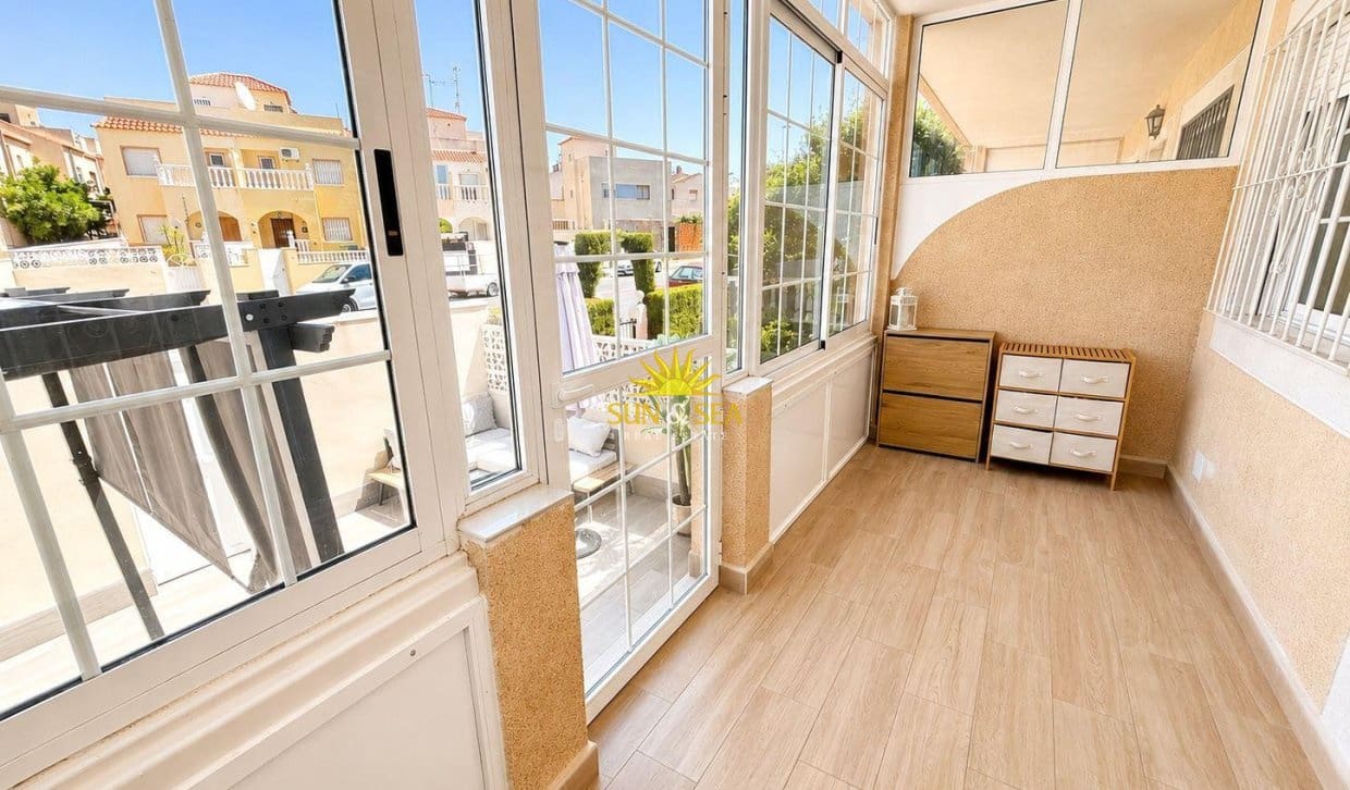2 soverom Bungalow til salgs i Aguas Nuevas med svømmebasseng garasje - € 169 900 (Ref: 9919009)