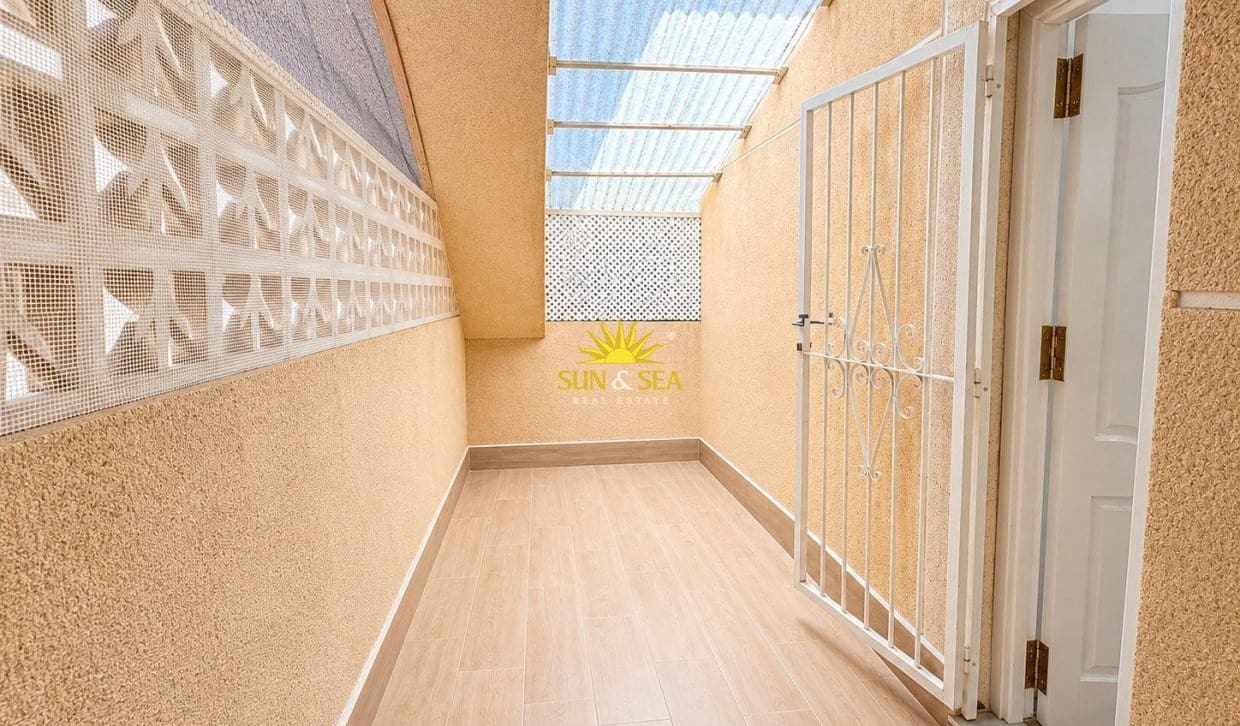 2 soverom Bungalow til salgs i Aguas Nuevas med svømmebasseng garasje - € 169 900 (Ref: 9919009)