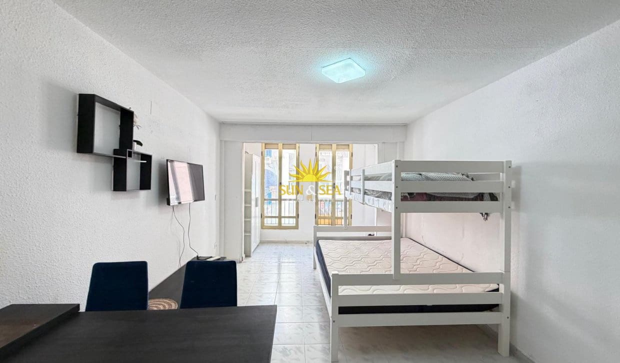 1 Zimmer Apartment zu verkaufen in Torrevieja - 90.000 € (Ref: 9920933)