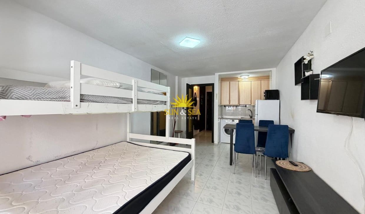 1 Zimmer Apartment zu verkaufen in Torrevieja - 90.000 € (Ref: 9920933)