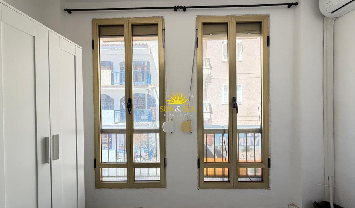 1 Zimmer Apartment zu verkaufen in Torrevieja - 90.000 € (Ref: 9920933)