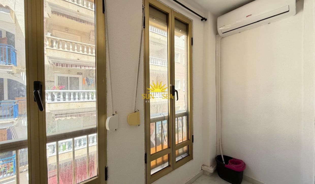 1 Zimmer Apartment zu verkaufen in Torrevieja - 90.000 € (Ref: 9920933)