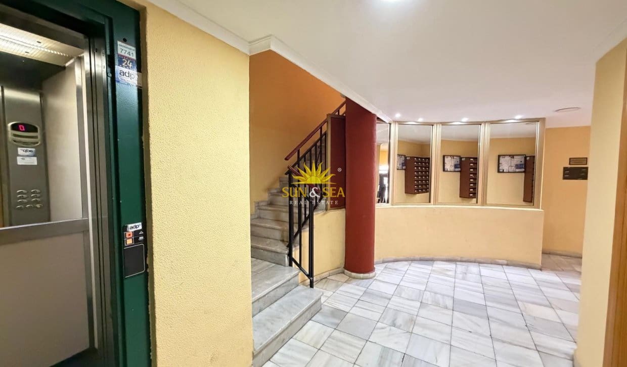 1 Zimmer Apartment zu verkaufen in Torrevieja - 90.000 € (Ref: 9920933)