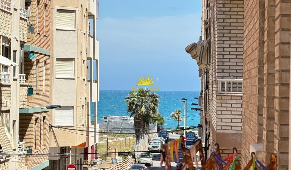 1 Zimmer Apartment zu verkaufen in Torrevieja - 90.000 € (Ref: 9920933)