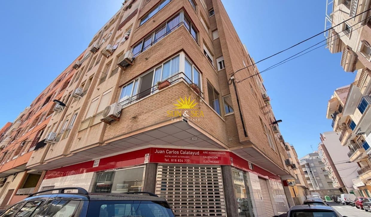 1 Zimmer Apartment zu verkaufen in Torrevieja - 90.000 € (Ref: 9920933)
