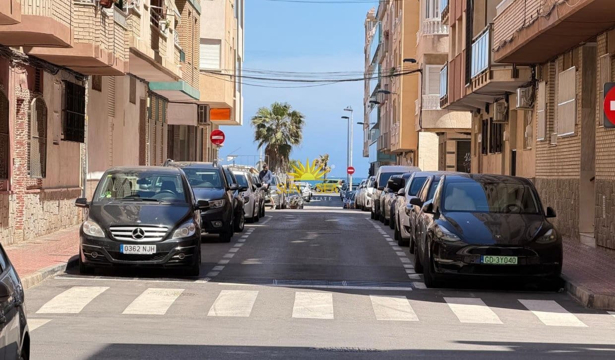 1 Zimmer Apartment zu verkaufen in Torrevieja - 90.000 € (Ref: 9920933)