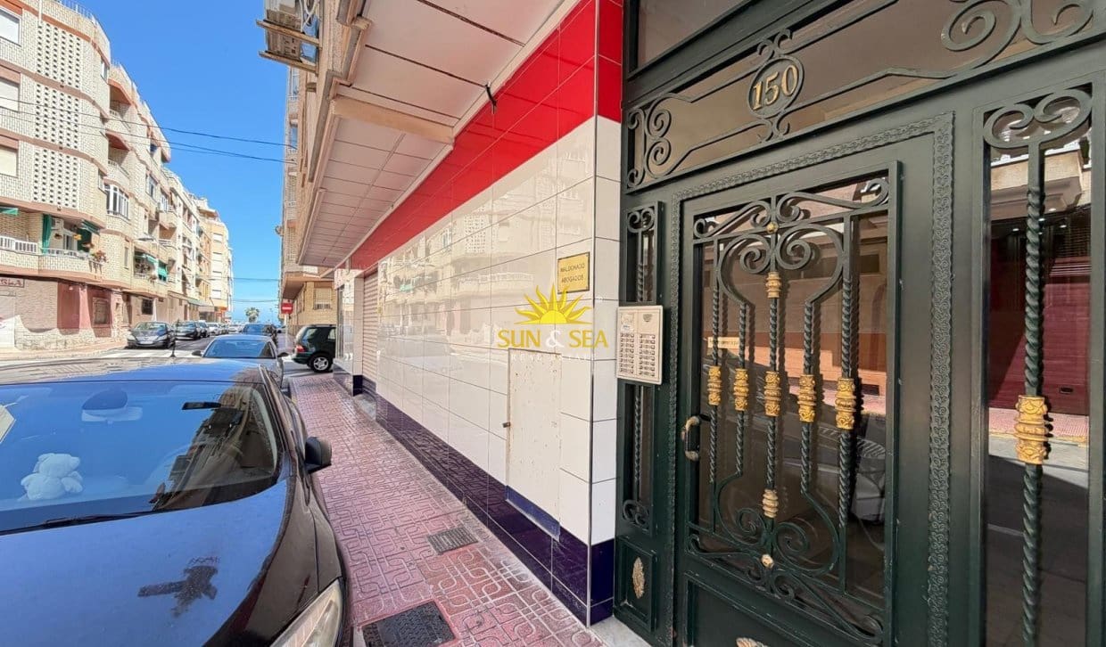 1 Zimmer Apartment zu verkaufen in Torrevieja - 90.000 € (Ref: 9920933)