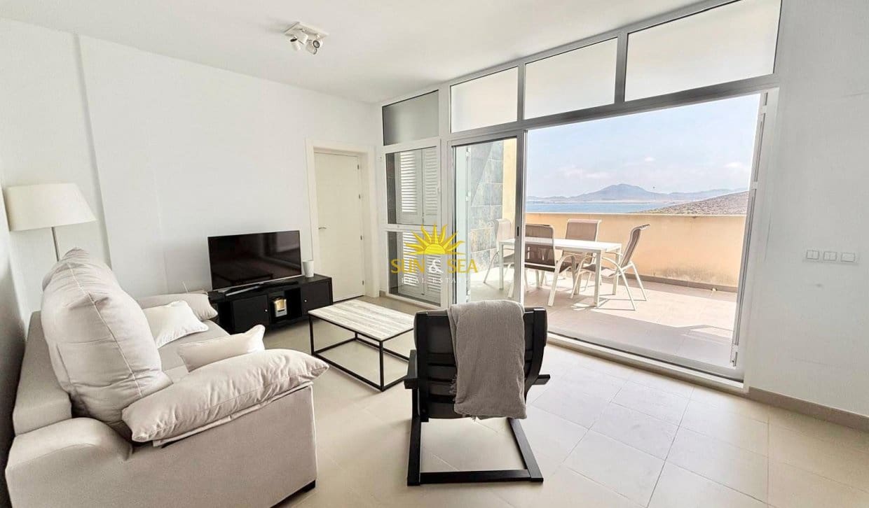 2 slaapkamer Appartement te huur in La Manga del Mar Menor met zwembad garage - € 950 (Ref: 9921097)
