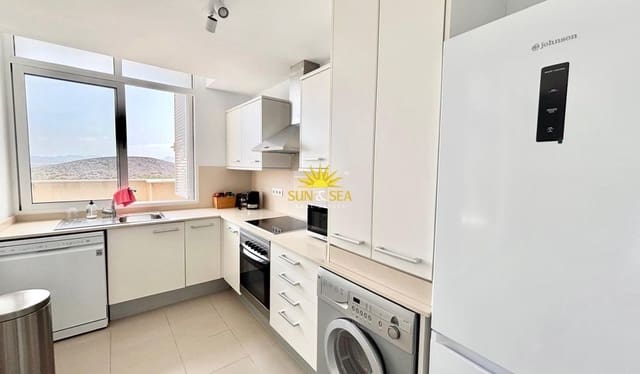 2 slaapkamer Appartement te huur in La Manga del Mar Menor met zwembad garage - € 950 (Ref: 9921097)