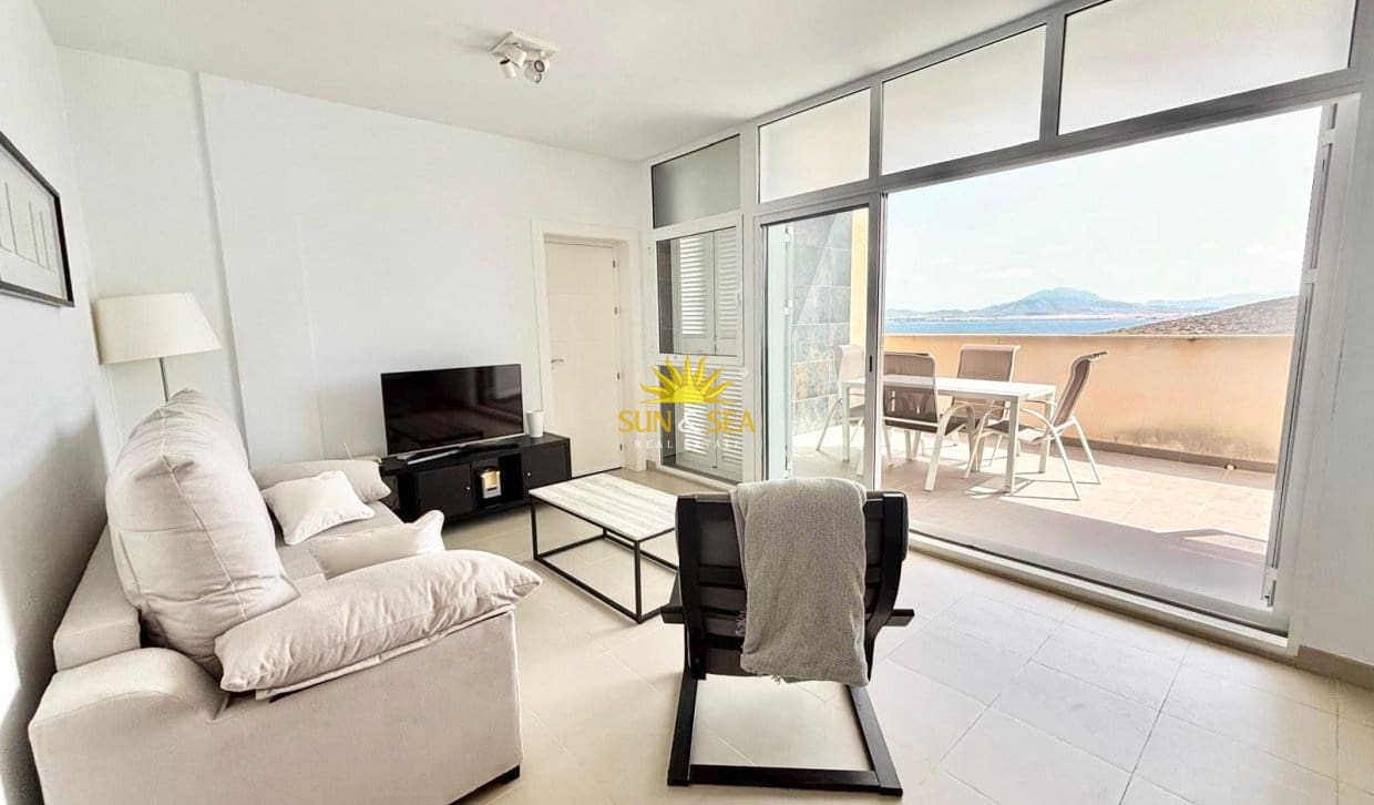 2 slaapkamer Appartement te huur in La Manga del Mar Menor met zwembad garage - € 950 (Ref: 9921097)