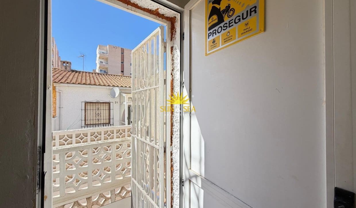 1 chambre Maison de Ville à vendre à Torrevieja - 125 000 € (Ref: 9921179)