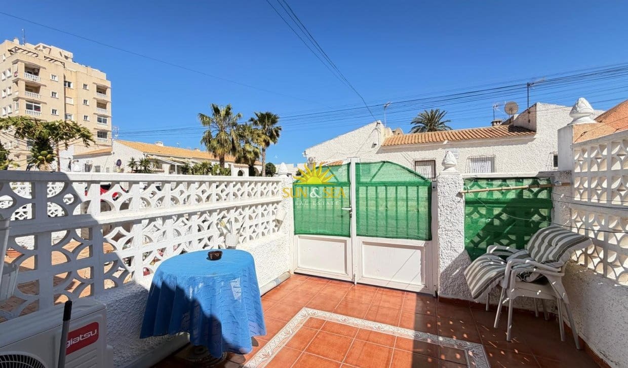1 chambre Maison de Ville à vendre à Torrevieja - 125 000 € (Ref: 9921179)