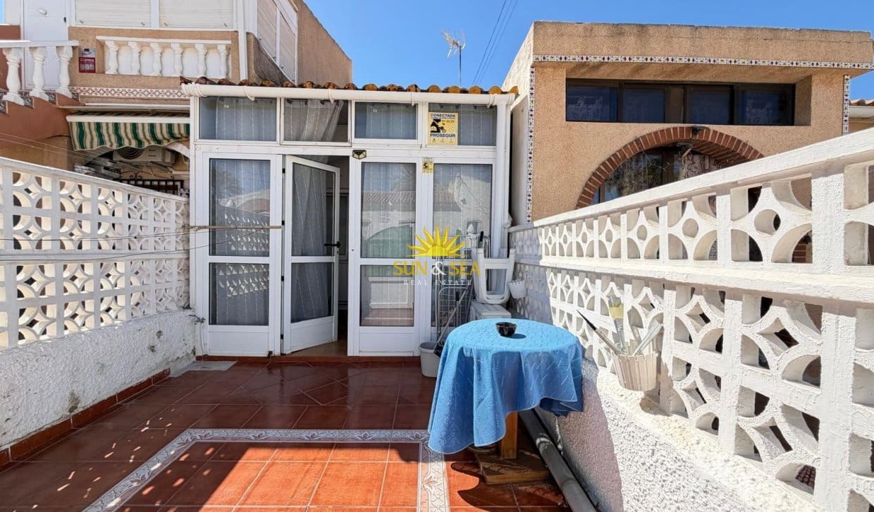 1 chambre Maison de Ville à vendre à Torrevieja - 125 000 € (Ref: 9921179)