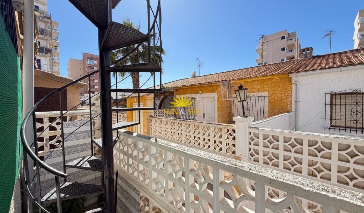 1 chambre Maison de Ville à vendre à Torrevieja - 125 000 € (Ref: 9921179)