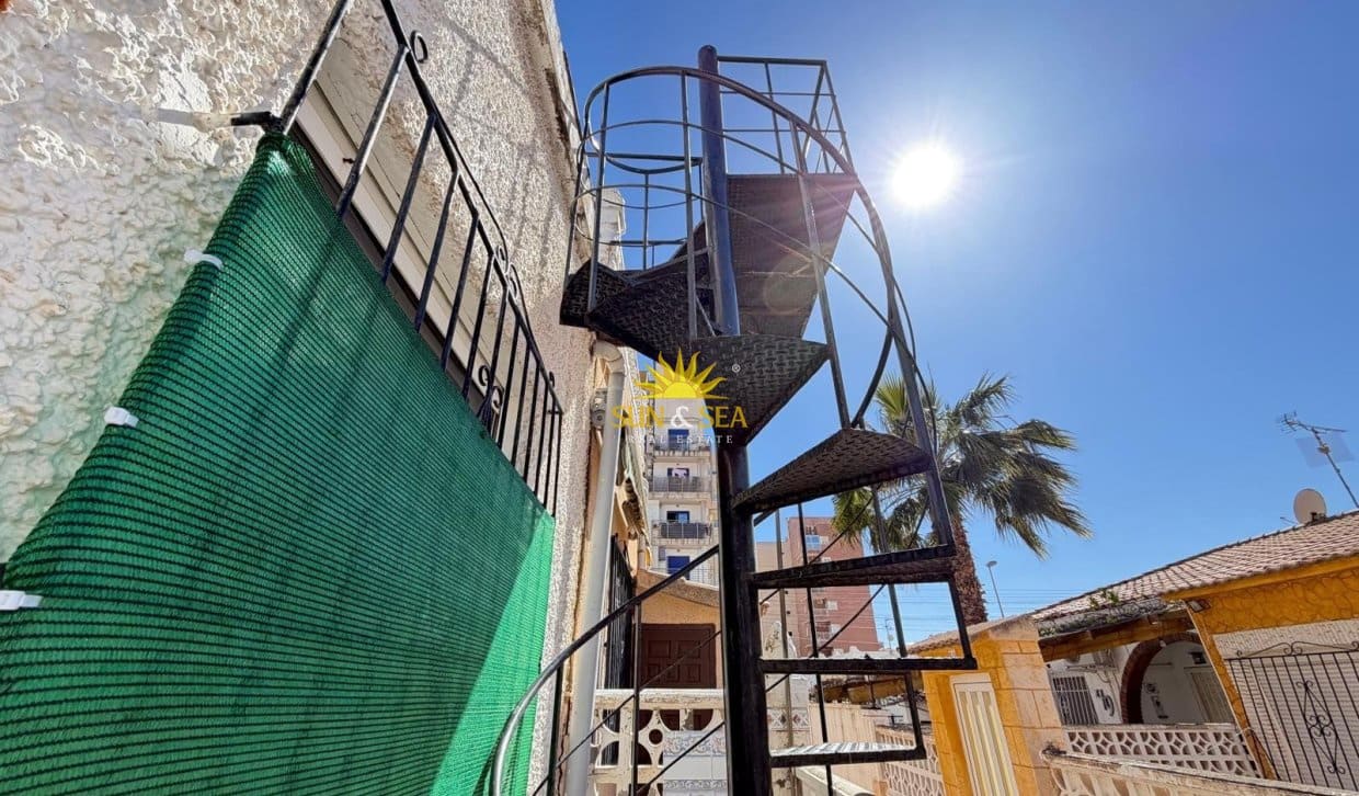 1 chambre Maison de Ville à vendre à Torrevieja - 125 000 € (Ref: 9921179)