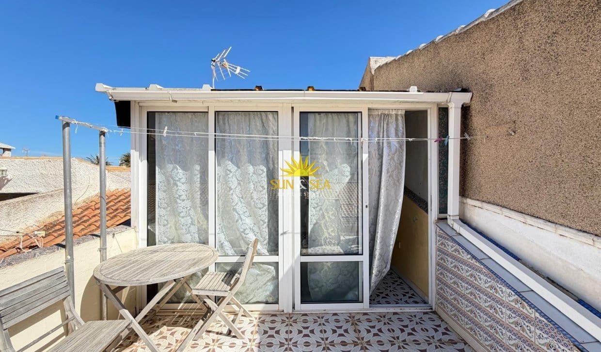 1 chambre Maison de Ville à vendre à Torrevieja - 125 000 € (Ref: 9921179)