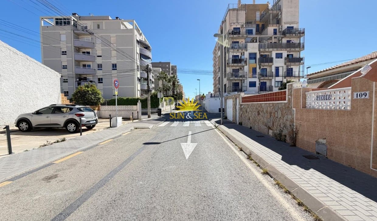 1 chambre Maison de Ville à vendre à Torrevieja - 125 000 € (Ref: 9921179)