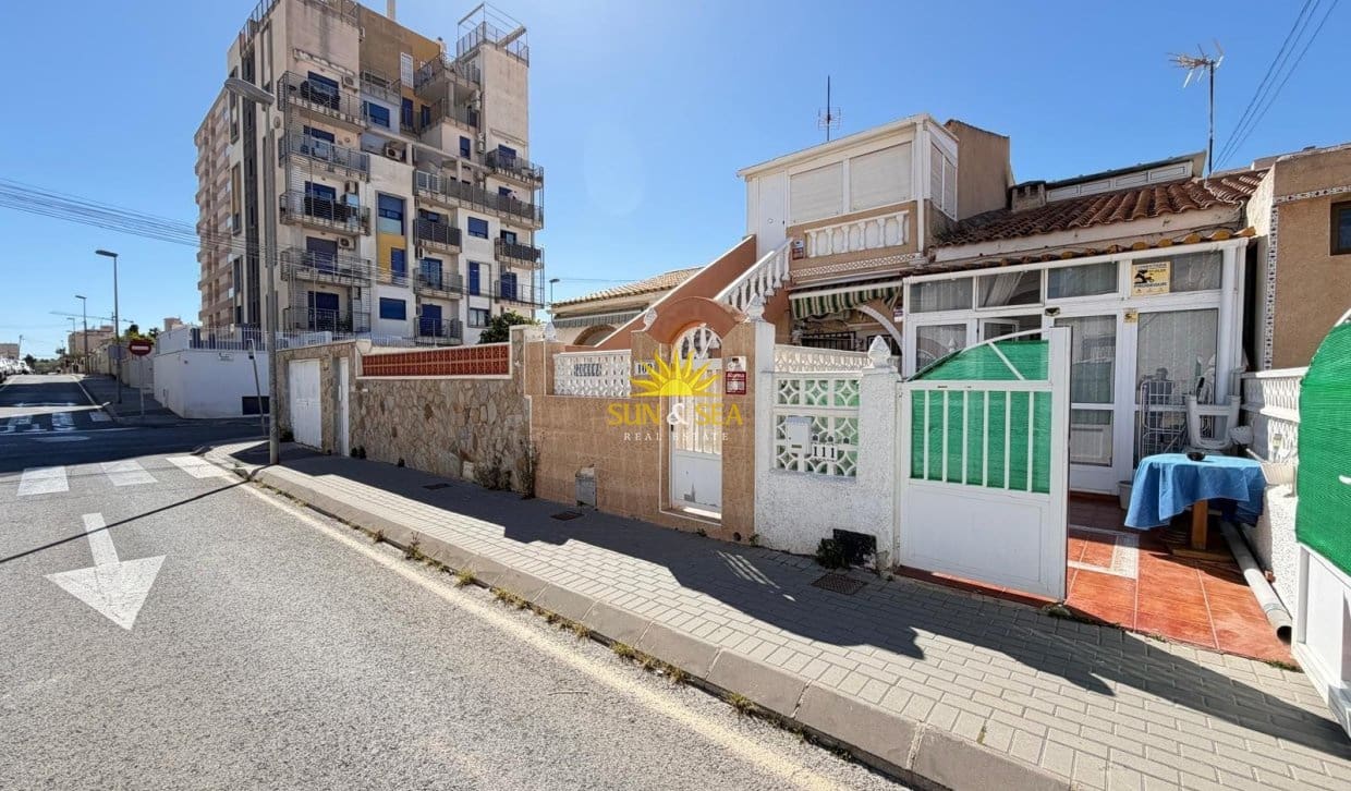 1 chambre Maison de Ville à vendre à Torrevieja - 125 000 € (Ref: 9921179)