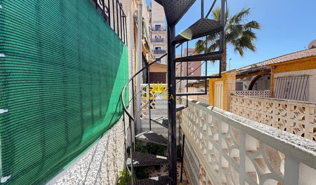 1 chambre Maison de Ville à vendre à Torrevieja - 125 000 € (Ref: 9921179)