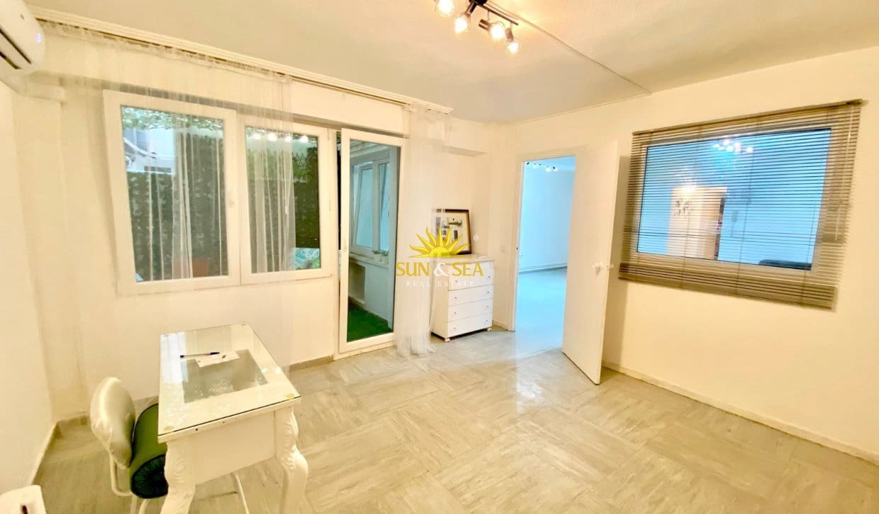 1 soveværelse Lejlighed til salg i Alicante by - € 155.000 (Ref: 9921403)