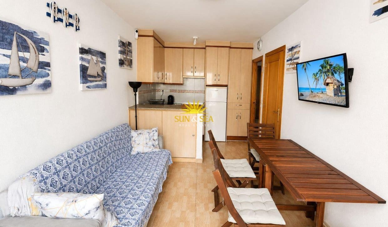 2 soveværelse Bungalow til salg i Torrevieja med swimmingpool - € 135.000 (Ref: 9921404)