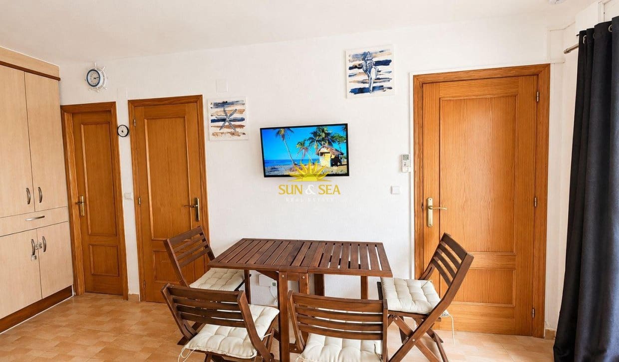 2 soveværelse Bungalow til salg i Torrevieja med swimmingpool - € 135.000 (Ref: 9921404)